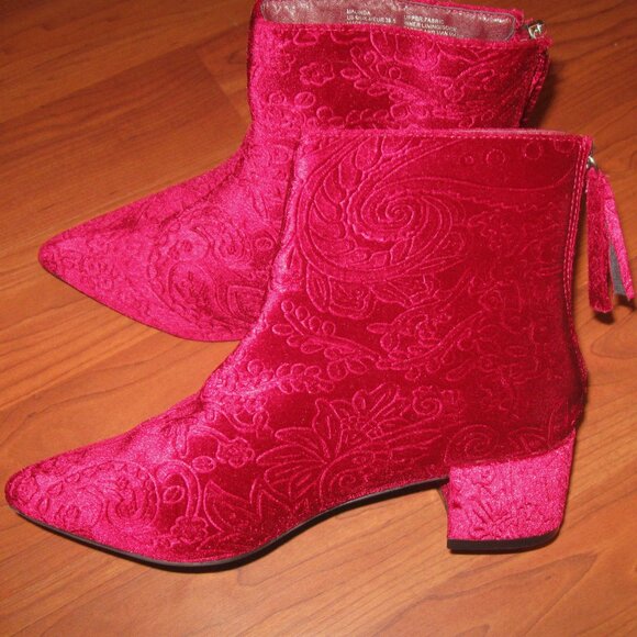 JUST FABULOUS Velvet Burgundy Boots Booties 6 Witch Whimsigoth Malinda Halloween - Picture 1 of 9